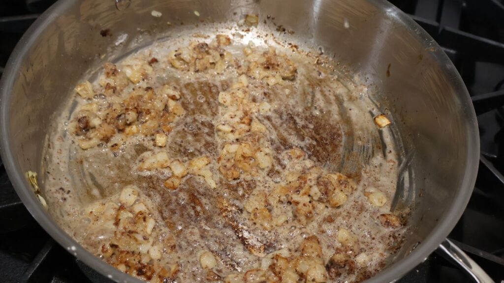 brown gravy roux start in skillet