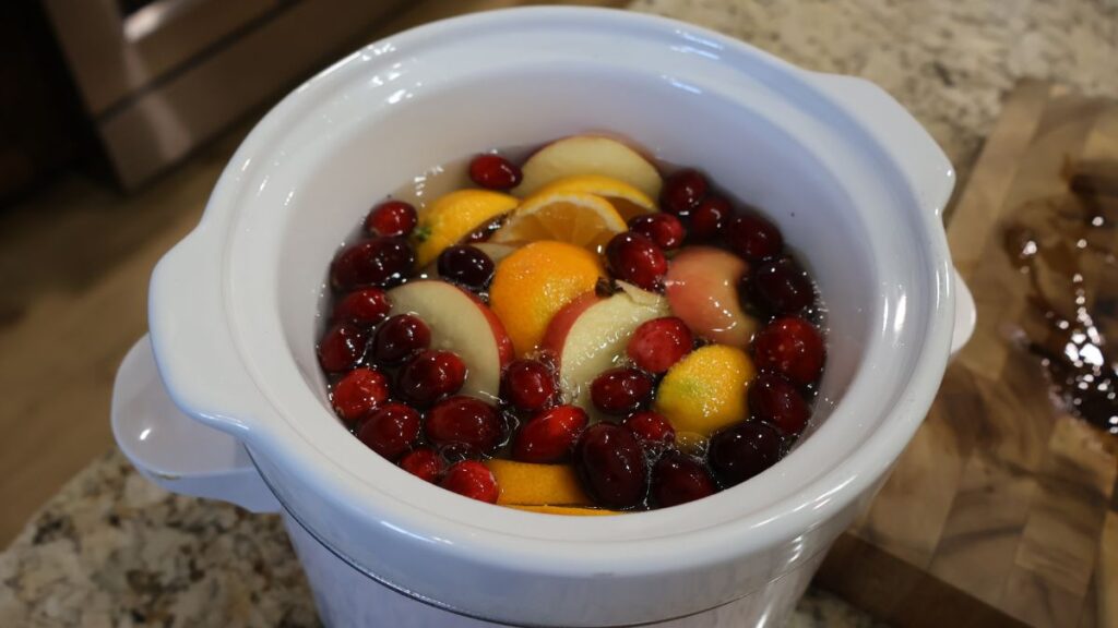 crock pot simmer pot ready to be plugged in