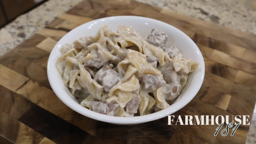 beef stroganoff in bowl
